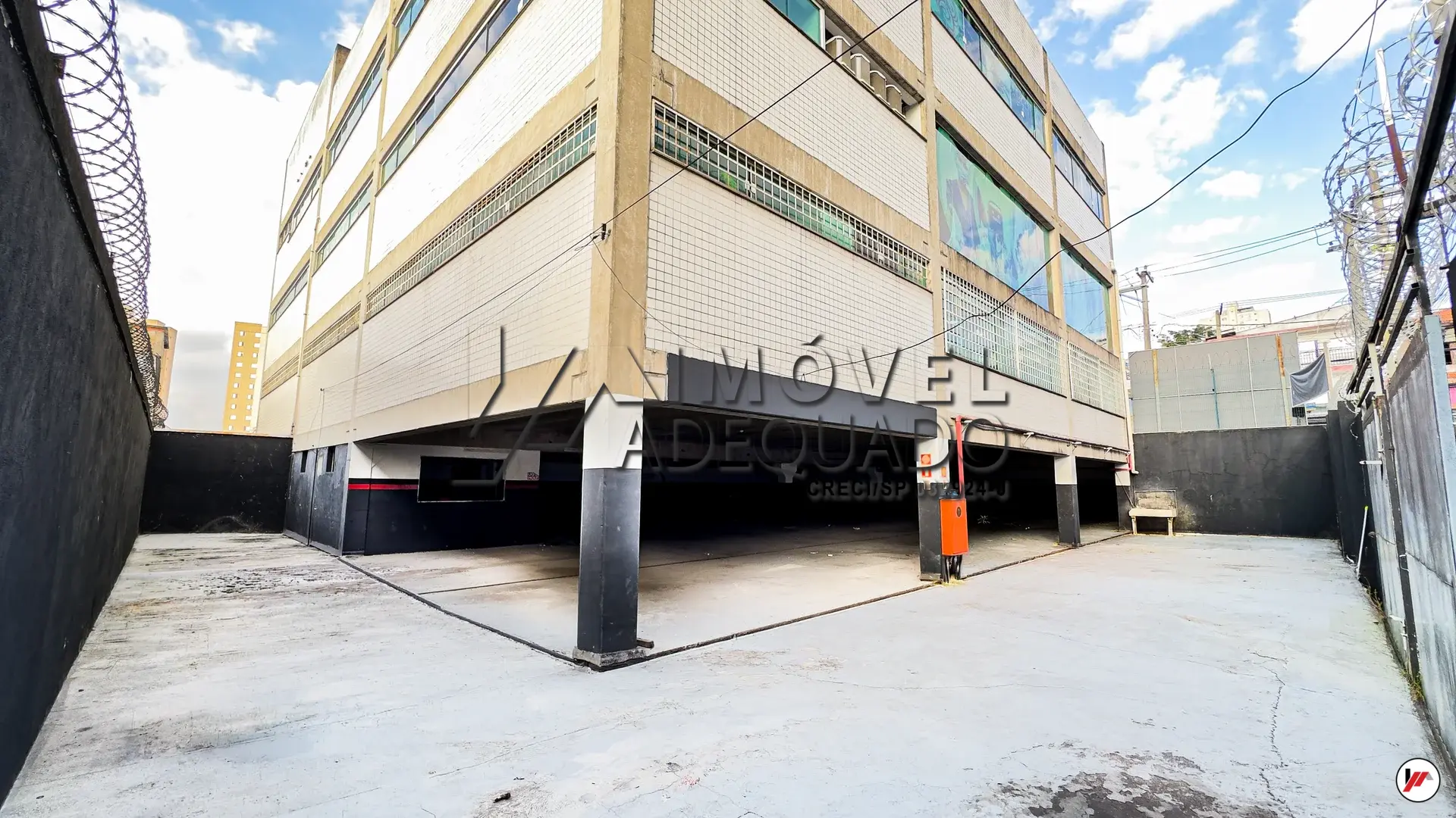 Sal&atilde;o para loca&ccedil;&atilde;o de 677 m&sup2; para loca&ccedil;&atilde;o em Rio Pequeno/SP