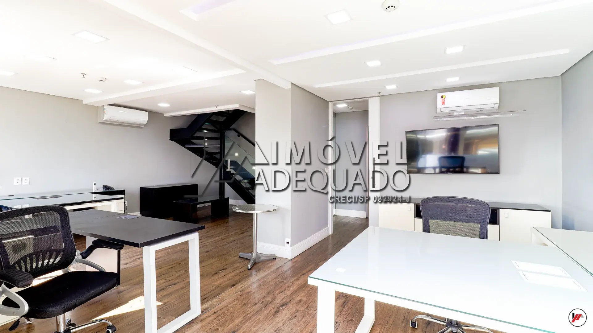 Conjunto Comercial para loca&ccedil;&atilde;o/venda possui 102 m&sup2; na Vila Campesina, Osasco/SP