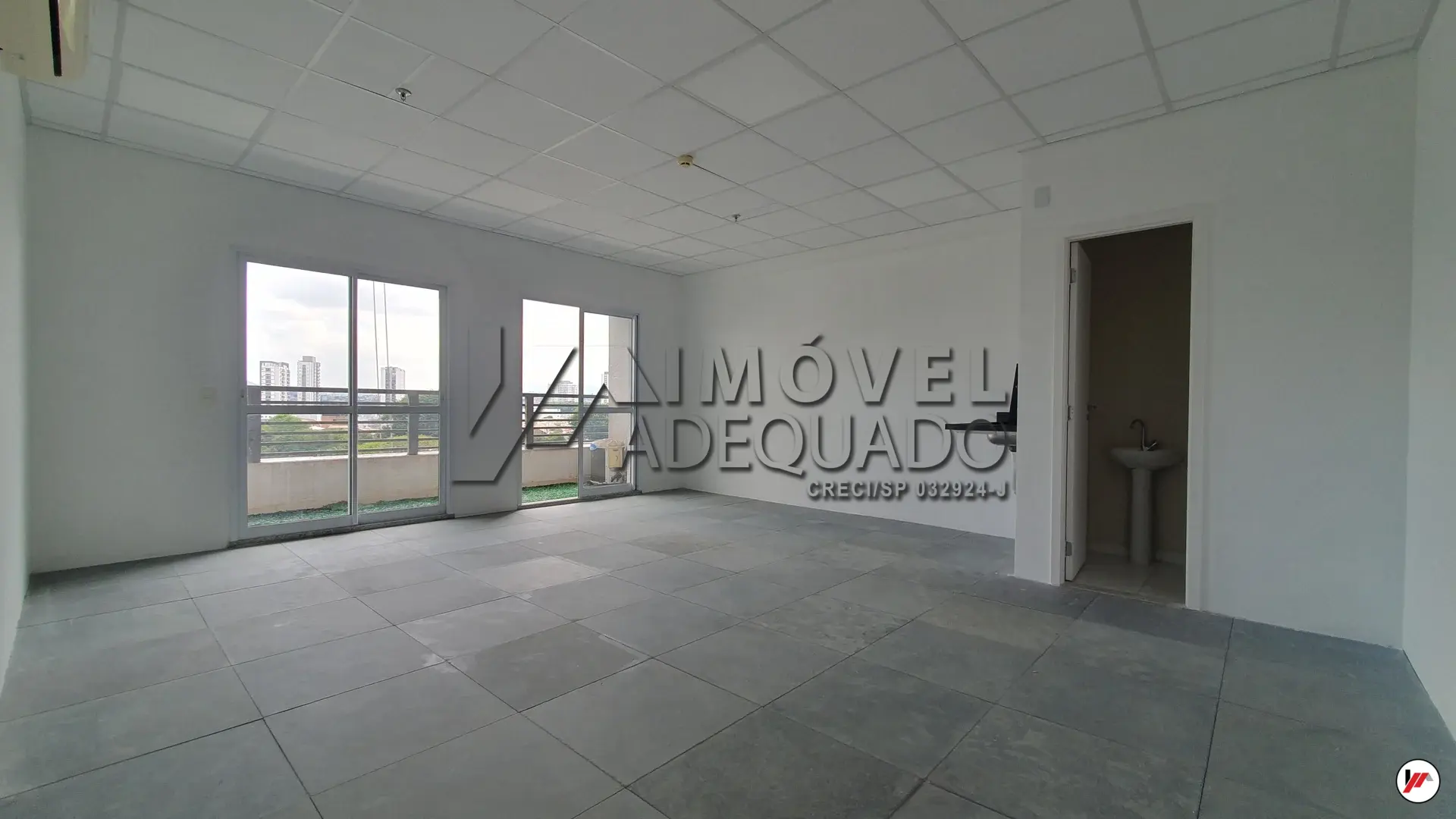 Sala Comercial para Venda ou Loca&ccedil;&atilde;o no Centro Empresarial Jardins do Brasil de 45,65 m&sup2; no Centro, Osasco/SP